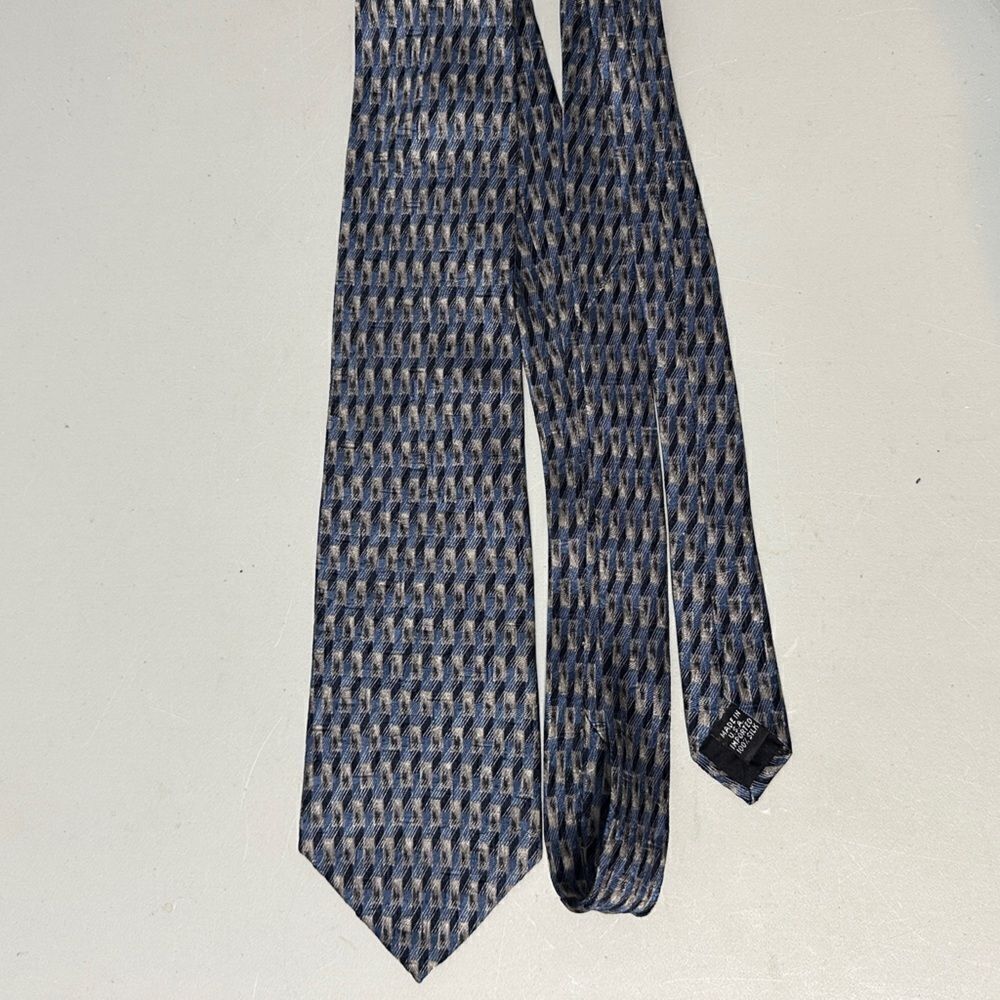 Barrington blue and gray silk necktie ￼